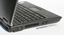 Linke Seite: Kopfhörer, Mikrofon, Cardreader, Modem (hier nicht verbaut), 2x USB