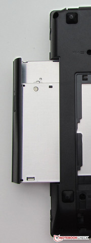 ...kann man das DVD-Laufwerk entnehmen.