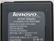 und stellt maximal eine Leistung von 65 Watt bereit.