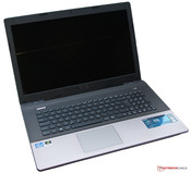 Die Handballenablage besteht aus Metall.