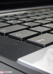 Die Tasten besitzen einen mittleren Hub.