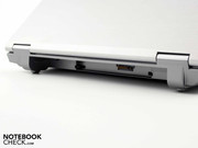 Der Akku kann bei dauerhaftem Tischbetrieb entnommen werden.