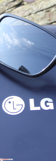 LG Electronics A520-T.AE31G: Der 3D-Effekt ist jedoch nicht so gut wie mit der Active Shutter Technik von Nvidia (auf ähnlich gutem Panel).