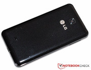 Um das Gerät herum finden sich die gängigen Anschlüsse und Tasten.