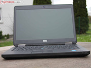 Das matte Panel leuchtet überdurchschnittlich hell, selbst im Akkubetrieb.