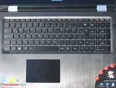 Tastatur: ausreichend Hub, fester Anschlag