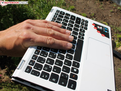 deaktiviert im Tablet-Mode, aber haptisch unpraktisch