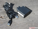40-Watt-Steckernetzteil für den kombinierten USB-Port