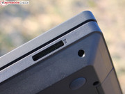 An der wuchtigen Frontseite sitzt der Kartenleser.