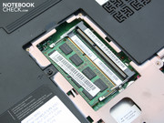 Im Testsystem steckte ein 2GB DDR3 Riegel von Samsung, ein zweiter 2GB Kingston-Riegel lag dem Gerät bei und musste selbst eingesetzt werden.