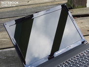 Das nicht entspiegelte TFT ist das einzige glänzende Element.