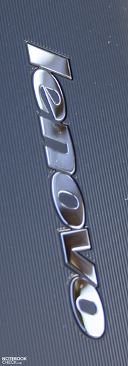 Lenovo IBM B560 (M488TGE): Matte Oberflächen mit haptischer Rillen-Struktur