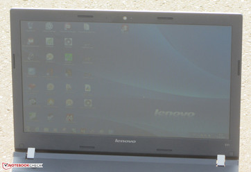 das E51-80 im Freien (Sonne hinter dem Gerät)