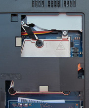 Ein Zugang zum Lüfter ist nur sehr begrenzt gegeben.