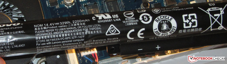 Er verfügt über eine Kapazität von 32 Wh.