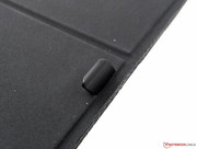 ... und eine der beiden Halteklammern