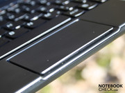 Sehr unüblich aber praktisch ist das Touchpad ohne Maustasten. Selbige liegen vorn unter dem Pad.
