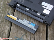 Selbiger bringt eine Kapazität von 48 Wattstunden mit.