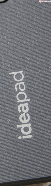 IdeaPad S205 (M632HGE): Griffige Kunststoff-Oberfläche auf der Handauflage.