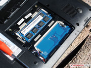 Zwei RAM-Slots gibt es, einer ist belegt (4 GB gesteckt).