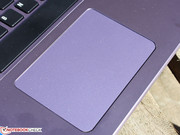 Das große ClickPad bedient sich dank ausreichend Hub ziemlich gut.