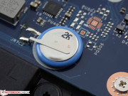 Leider verlötet: Die CMOS-Batterie (Erhalt flüchtiger BIOS Informationen).