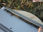 Der Akku kann leicht entnommen werden, ...