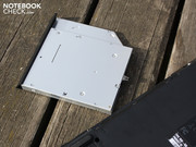 Das optische Laufwerk ist kein MultiBay (kein Akku/HDD einsetzbar).