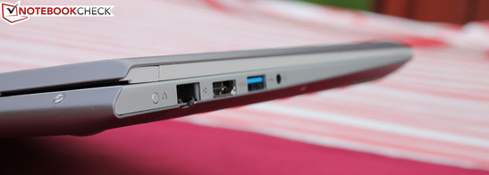 Das stabile Alu-Gehäuse fühlt sich hochwertig an, hat aber ein vglw. hohes Gewicht.