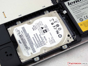 Die Festplatte ist mit einer kleinen SanDisk U100 SSD mit 24 GB Kapazität kombiniert.