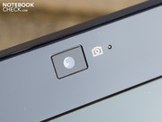 Die 1.3MP Webcam im TFT-Rahmen kann mit 1280x2024 Pixeln Bilder aufnehmen.