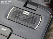 Richtig Wumms in Notebook-Maßstäben bieten die JBL-Lautsprecher.