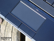 kleines Touchpad mit klapprigen Tasten