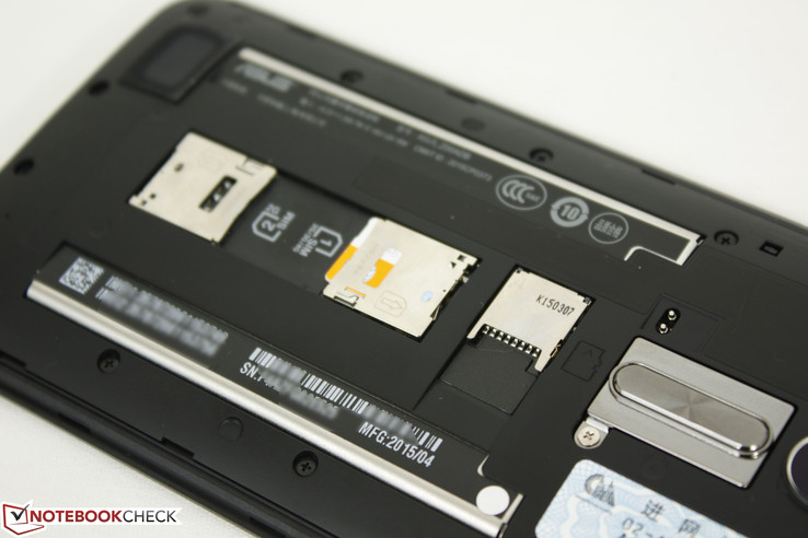 Die Hardware ähnelt den älteren Modellen ZenFone 5 und ZenFone 6, zusätzlich gibt es noch einen microSD-Leser.