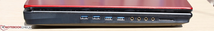 4x USB 3.0, 1x Mikrofon, 1x Kopfhörer-Ausgang, 1x Line-in, 1x S/PDIF