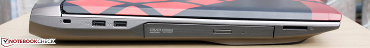 Links: Kensington Lock, 2x USB 3.0, optisches Laufwerk, SD-Kartenleser