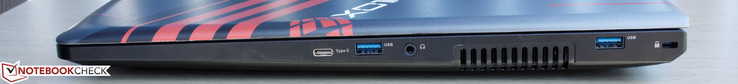 rechts: USB 3.1 Type-C Gen. 2, 2x USB 3.0, 3.5-mm Kombo-Audio, Kensington Lock