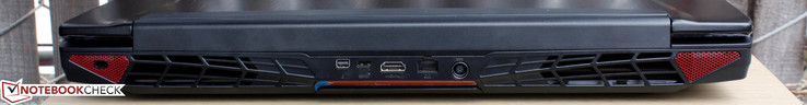 hinten: Mini-DisplayPort 1.2, USB 3.1 Type-C Gen. 1, HDMI 1.4, Gigabit-Ethernet, Netzteil