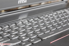 fester Hubweg der hintergrundbeleuchteten Tasten