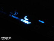 leuchtet im Dunkeln recht hell.