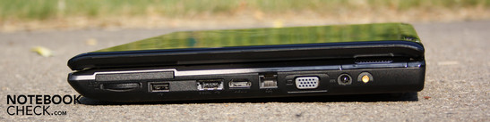 Rechte Seite: ExpressCard54, CardReader, USB, eSATA, HDMI, LAN, VGA, AC, Antenne