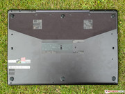 Ein Teil des Bodens ist — warum auch immer — mit einer Art Filz überzogen.