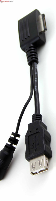 MSI W20-A421 128GB: Das Netzteil per Dongle anschließen? Diese Lösung wirkt etwas befremdlich.