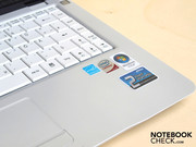 Interessanterweise wurde Windows Vista Premium Home 32-Bit als Betriebssystem gewählt. Besonderes Plus: Der Hersteller liefert Installationsmedien mit und bietet standardmäßig 24 Monate Garantie.