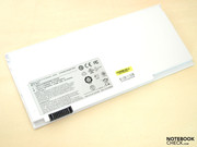 Auch die Akku-Laufzeit des mitgelieferten 4-Zellen Akkus ist für einen ganzen Arbeitstag fernab der Steckdose unzureichend.