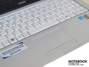 Das insgesamt ausgewogene, elegante Design wird auch nicht durch poppige Status-LEDs gestört.