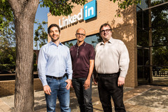 Haben gut lachen: Die Bosse von LinkedIn und Microsoft. (Bild: Microsoft)