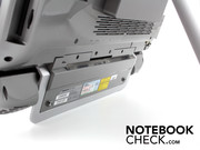 Aber auch auf dem Tisch steht er mit 12 Kilogramm Gewicht ganz sicher.