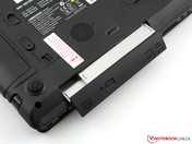 DVD-Laufwerk entnehmbar. Universal-Slot für Zweit-Akku.