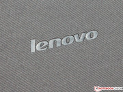 Lenovo legt jedoch ein Tastatur-Case in den Karton.